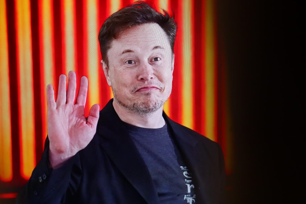 SpaceX, Tesla